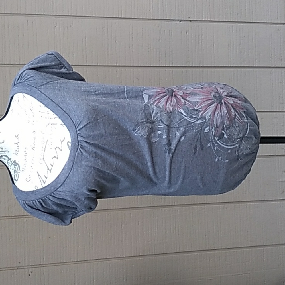 Cozy Casual Maternity Floral Print Gray T-shirt Size Large